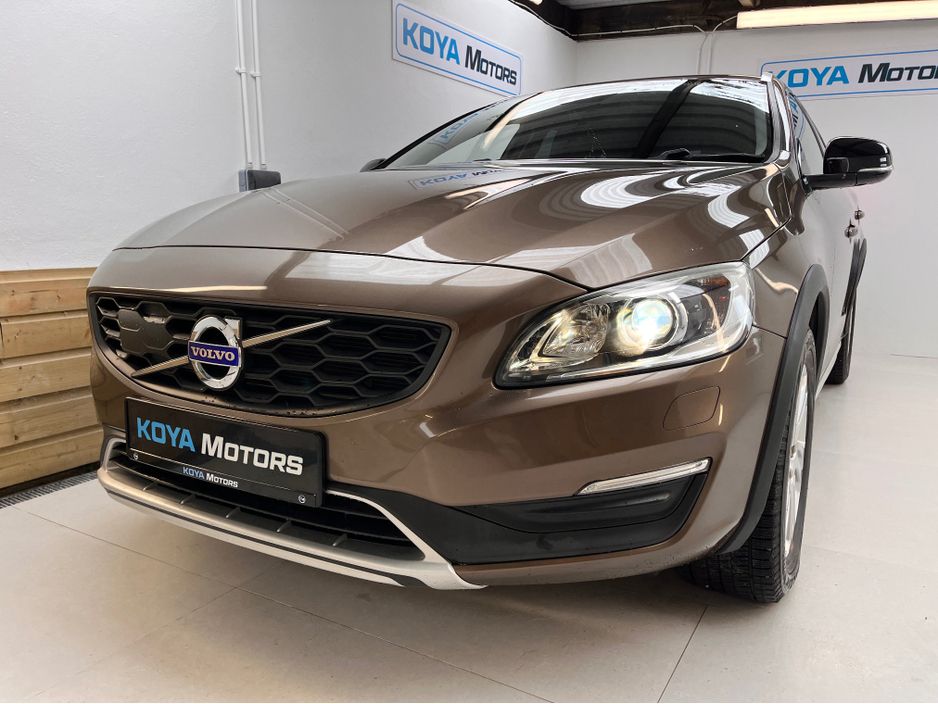 2016 Volvo V60 Cross Country