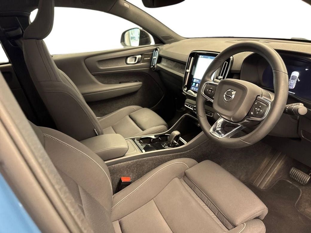 2023 Volvo C40