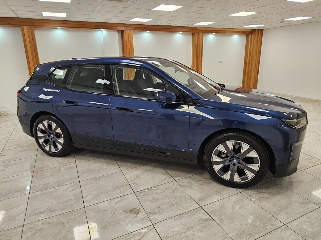 2024 BMW iX