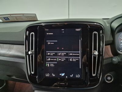2023 Volvo XC40