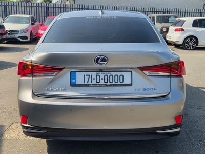 2017 Lexus IS 300h