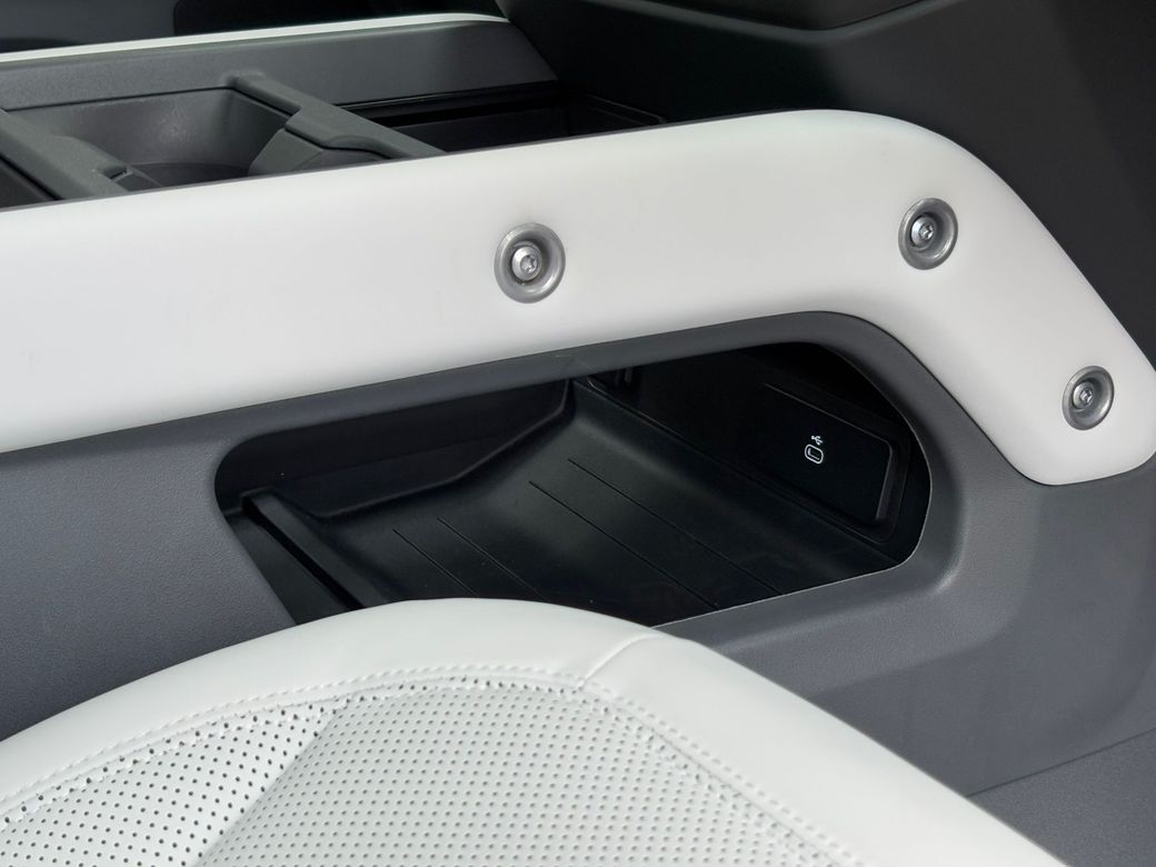 2025 Land Rover Defender