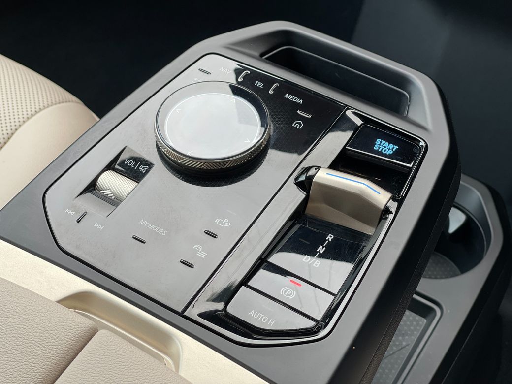 2022 BMW iX