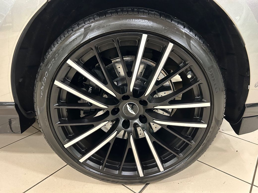 2023 Aston Martin DBX