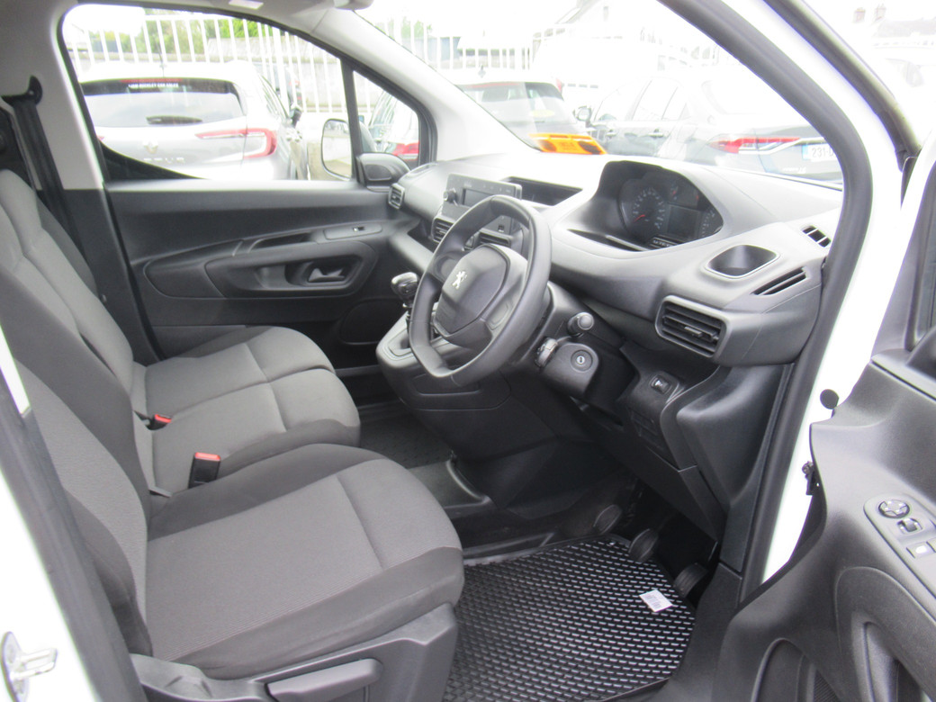 2022 Peugeot Partner