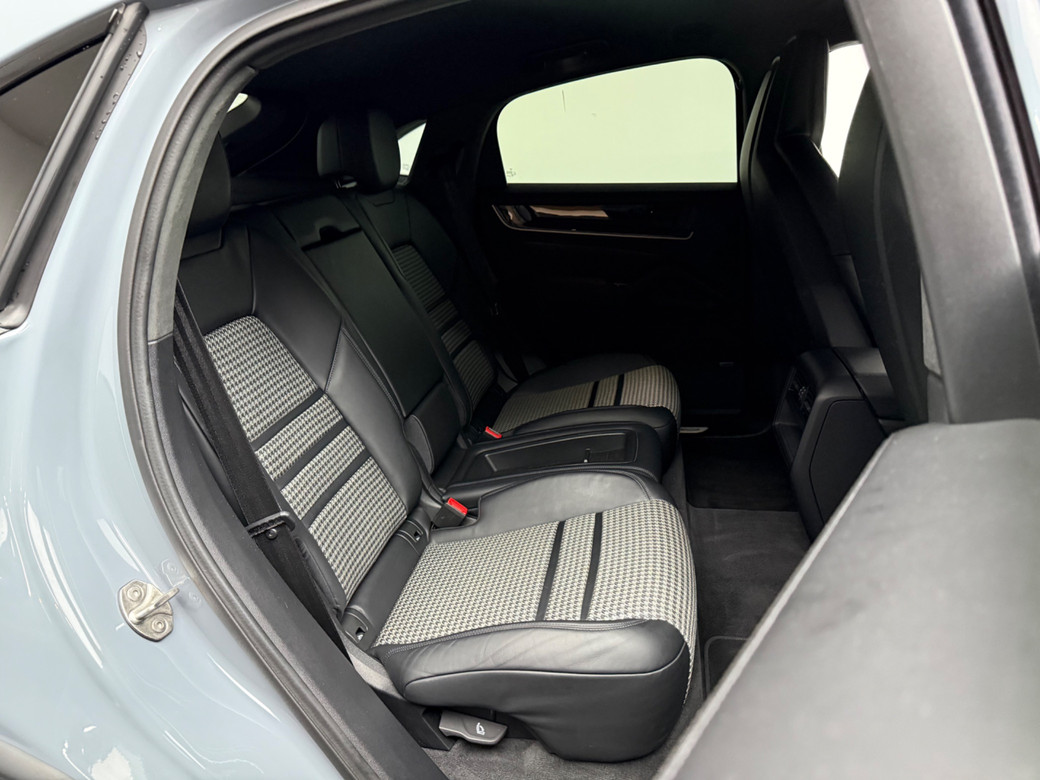 2024 Porsche Cayenne