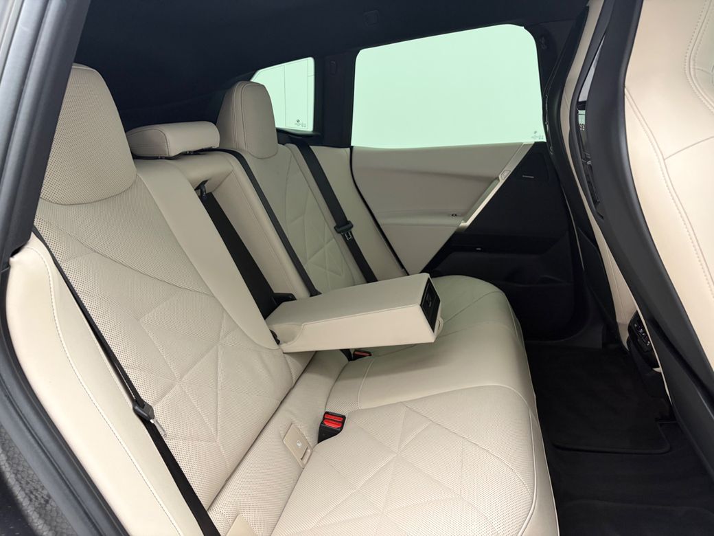 2023 BMW iX