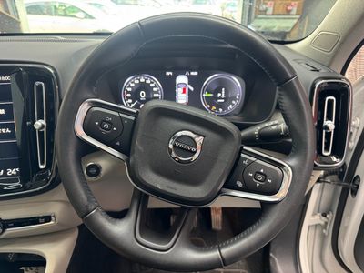 2021 Volvo XC40