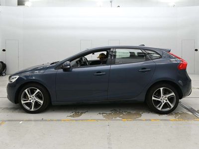 2019 Volvo V40