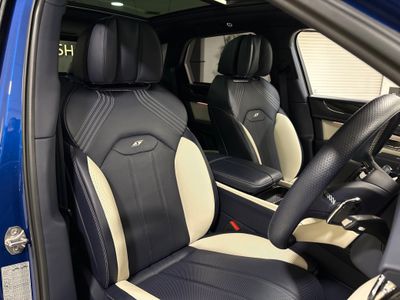2025 Bentley Bentayga