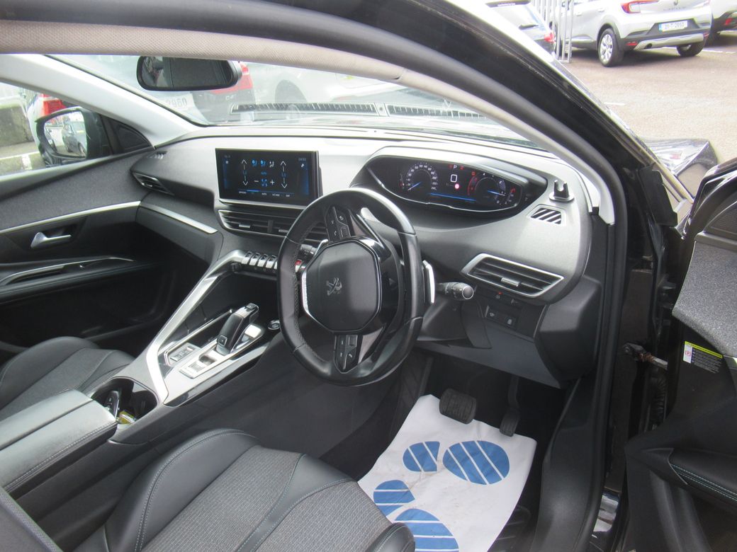 2022 Peugeot 5008