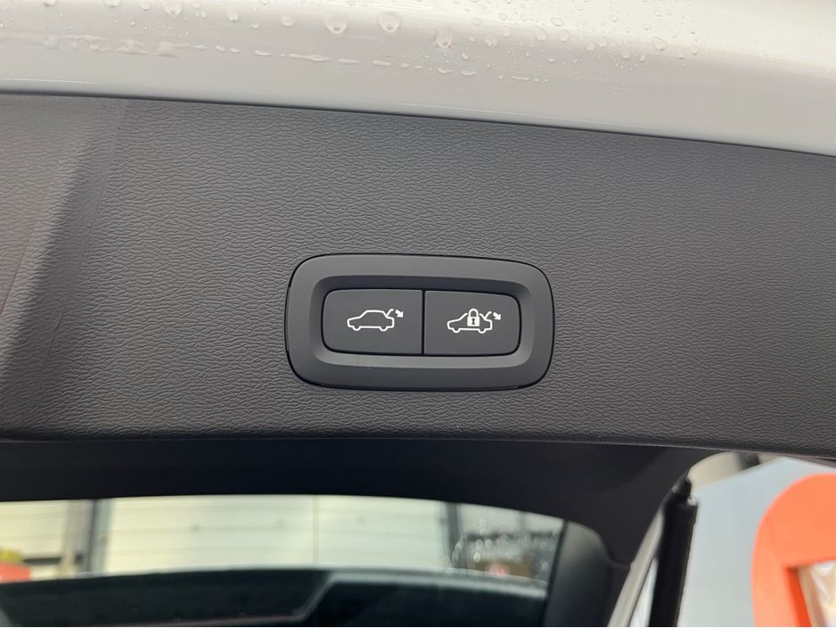 2023 Volvo XC40