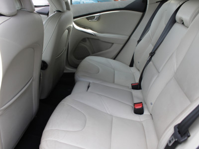 2017 Volvo V40