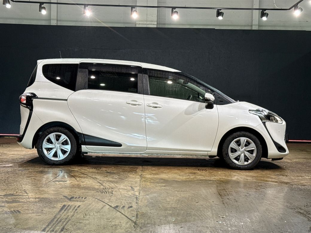 2021 Toyota Sienta