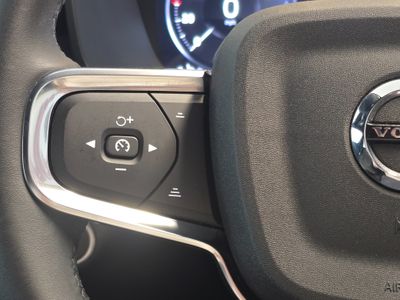 2022 Volvo XC40