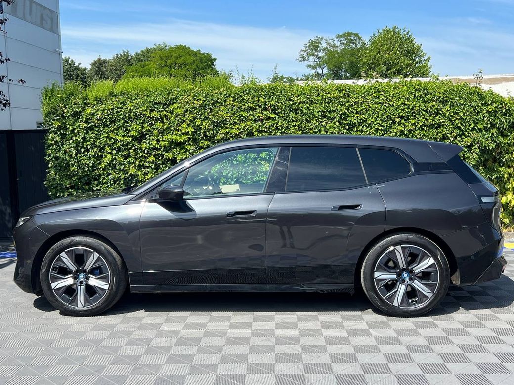 2023 BMW iX