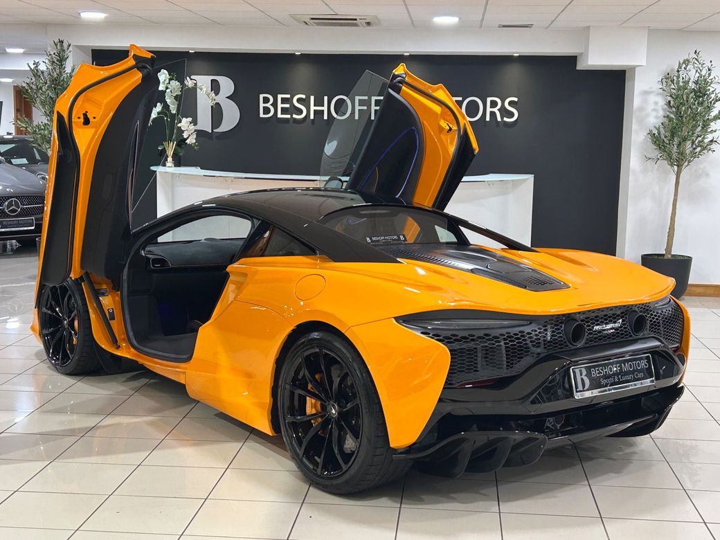 2023 McLaren Artura