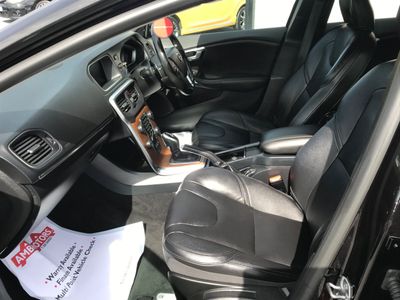 2018 Volvo V40