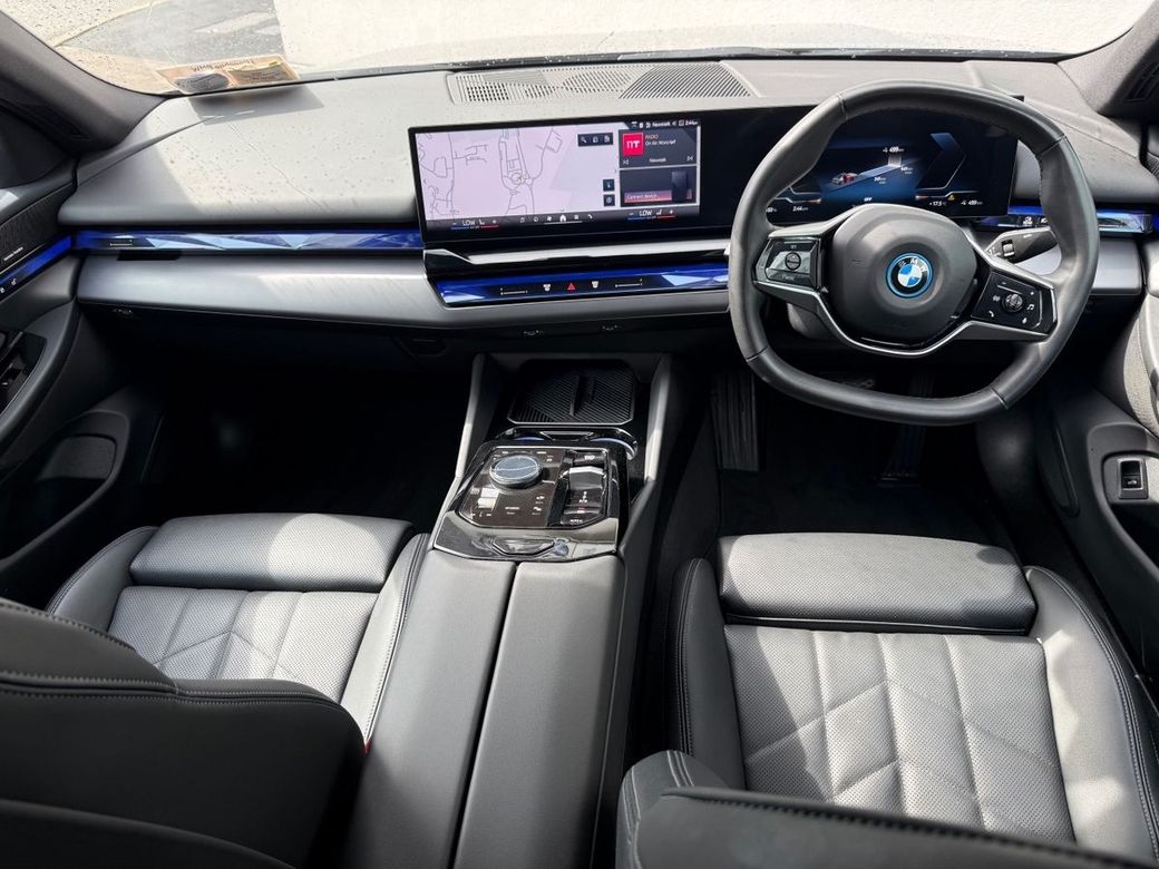 2025 BMW i5