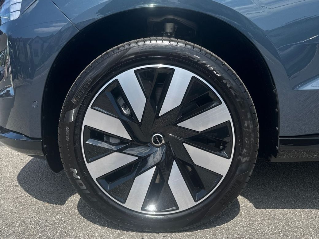 2026 Volvo EX90