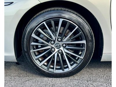 2023 Lexus ES 300h