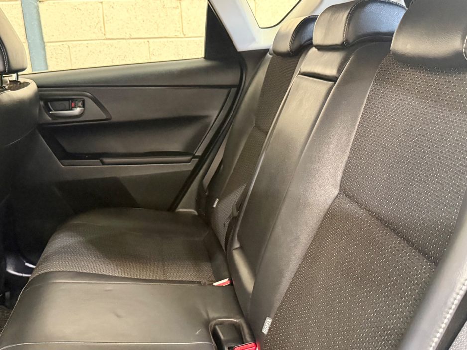 2016 Toyota Auris