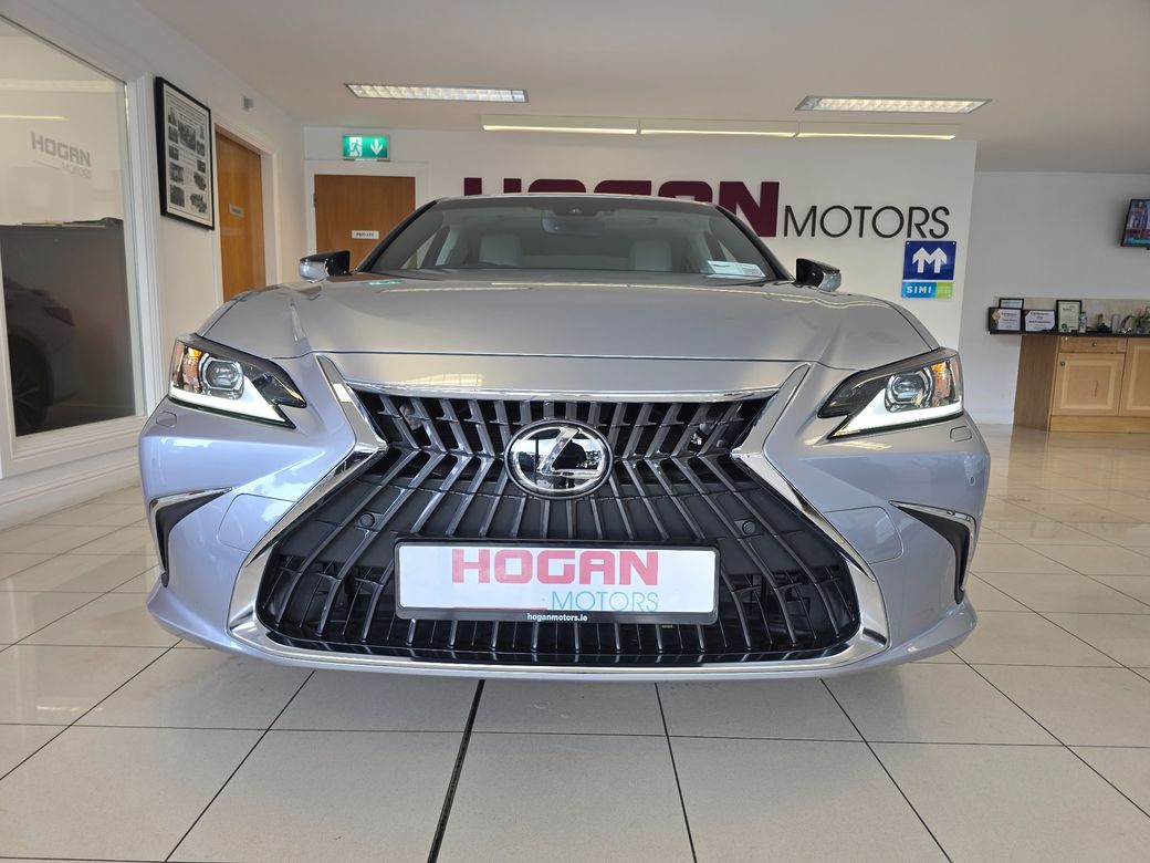 2025 Lexus ES 300h