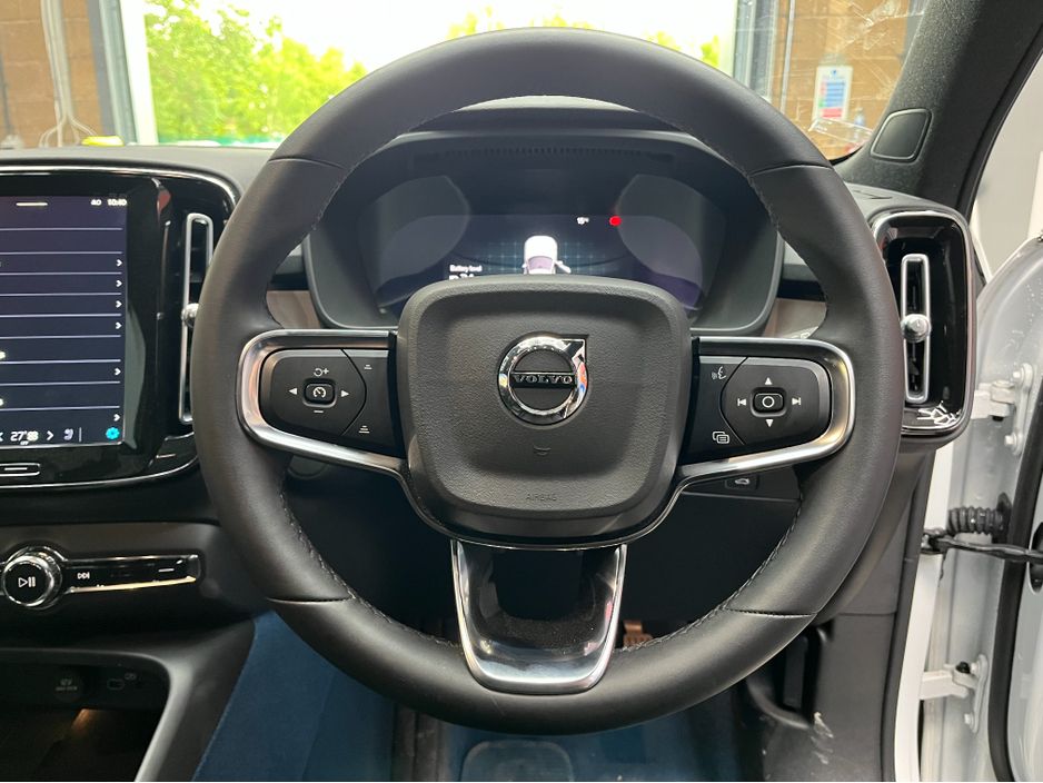 2022 Volvo XC40