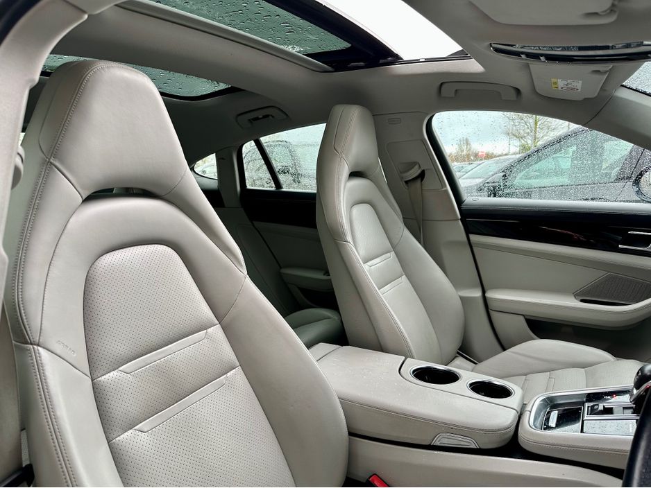 2017 Porsche Panamera