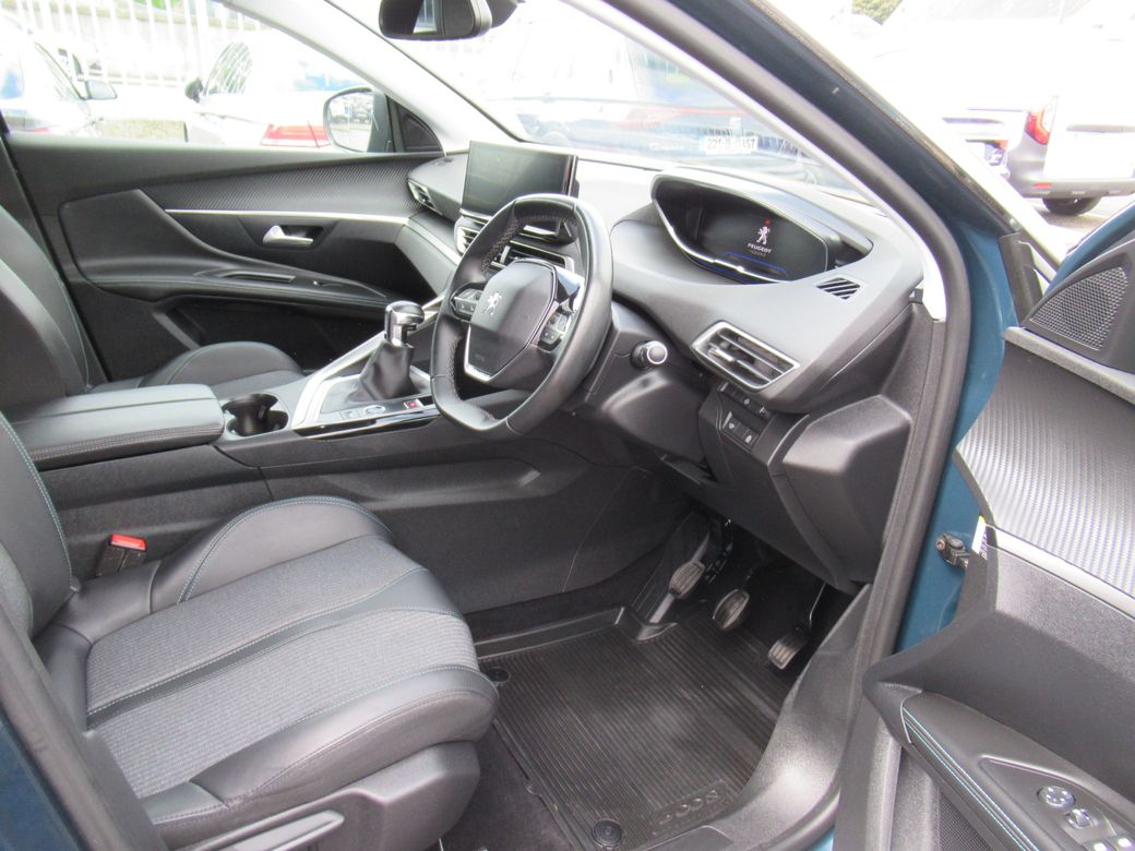 2022 Peugeot 5008
