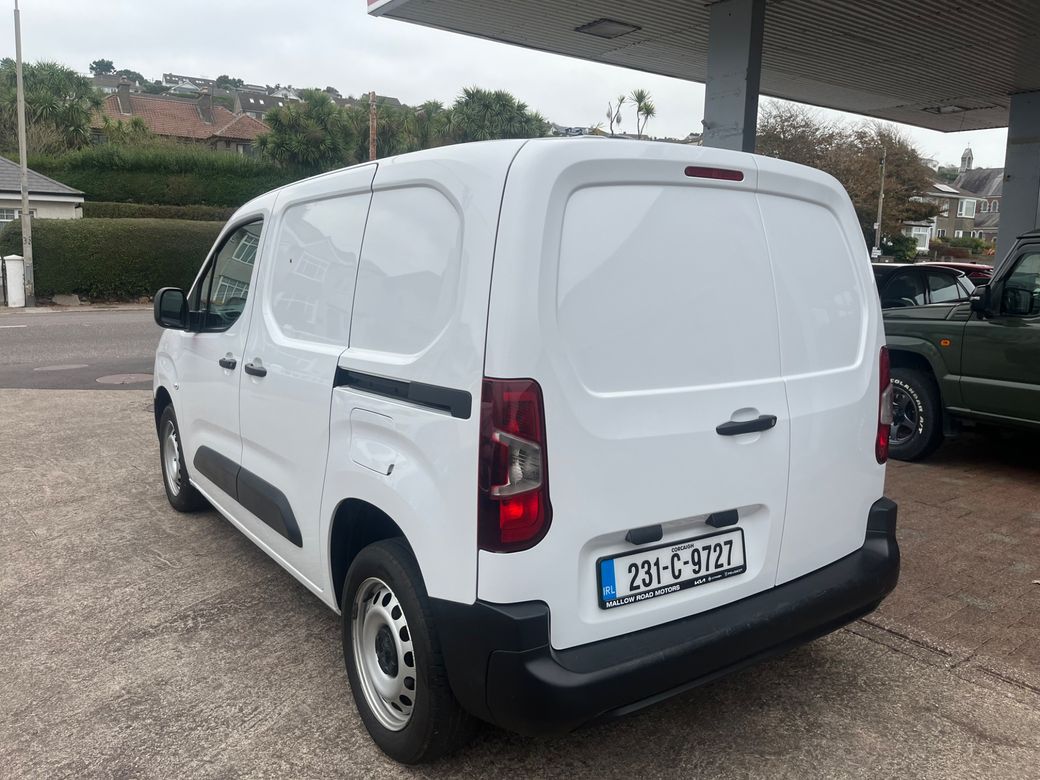 2023 Peugeot Partner