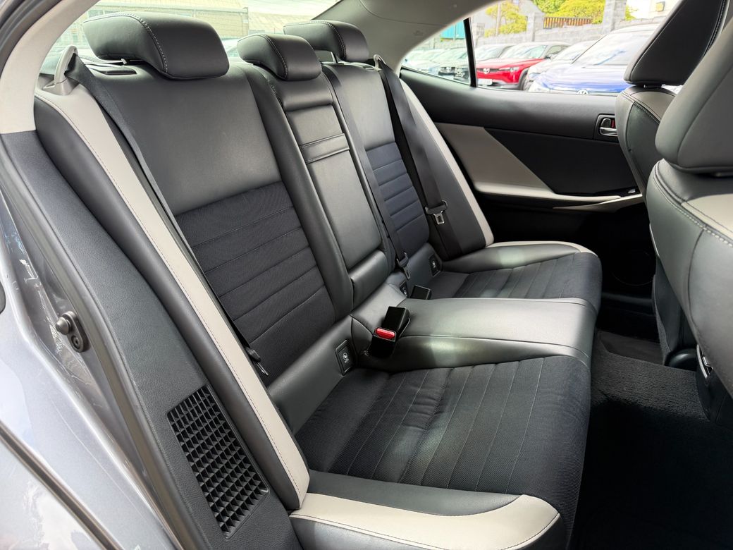 2016 Lexus IS