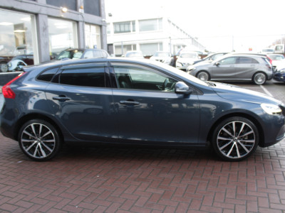 2017 Volvo V40