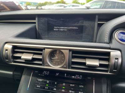2013 Lexus IS 300h
