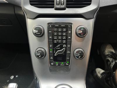 2017 Volvo V40