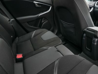 2017 Volvo V40