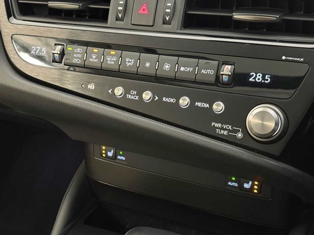 2023 Lexus ES 300h