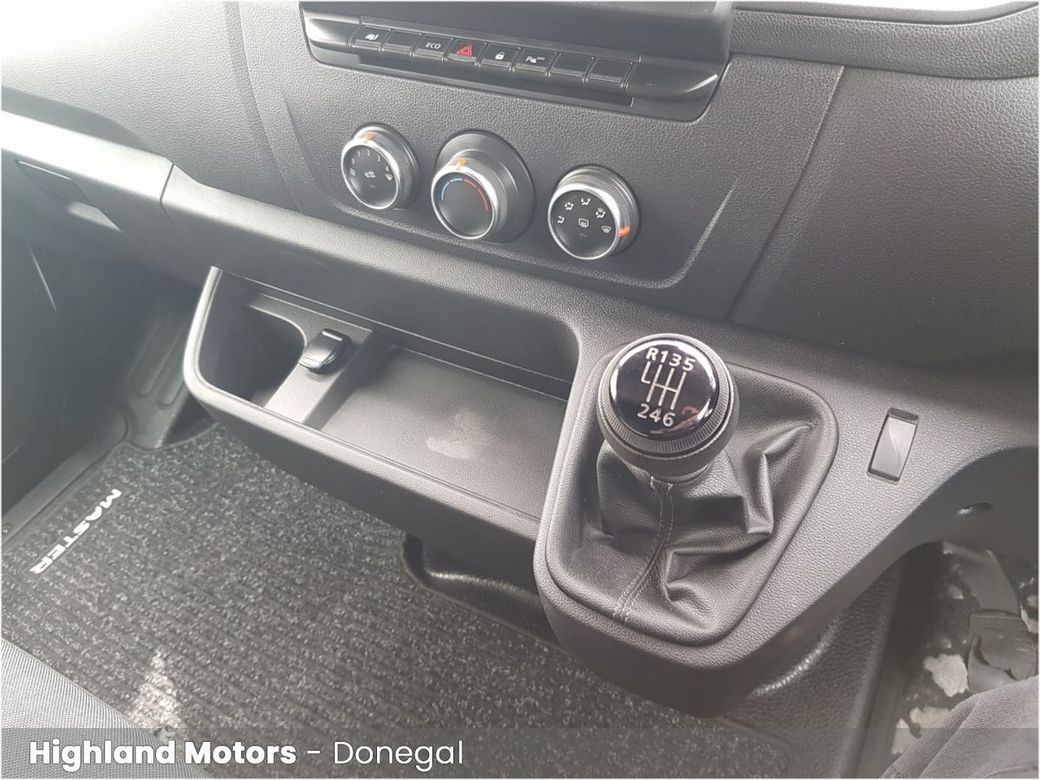 2023 Renault Master