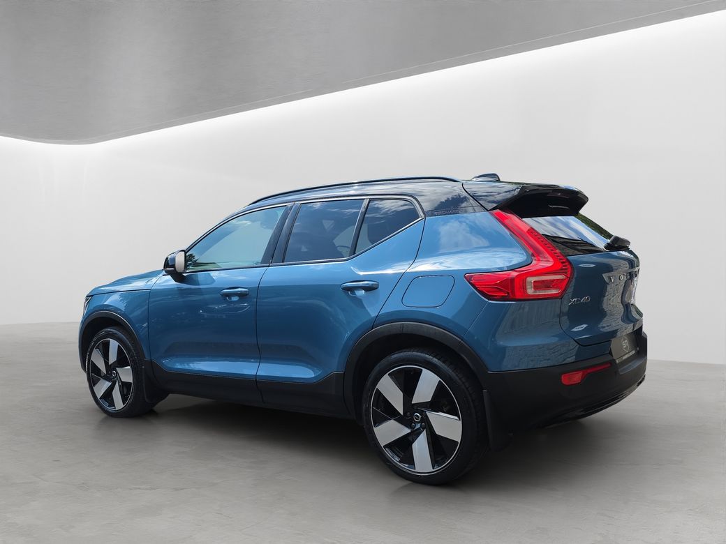 2023 Volvo XC40