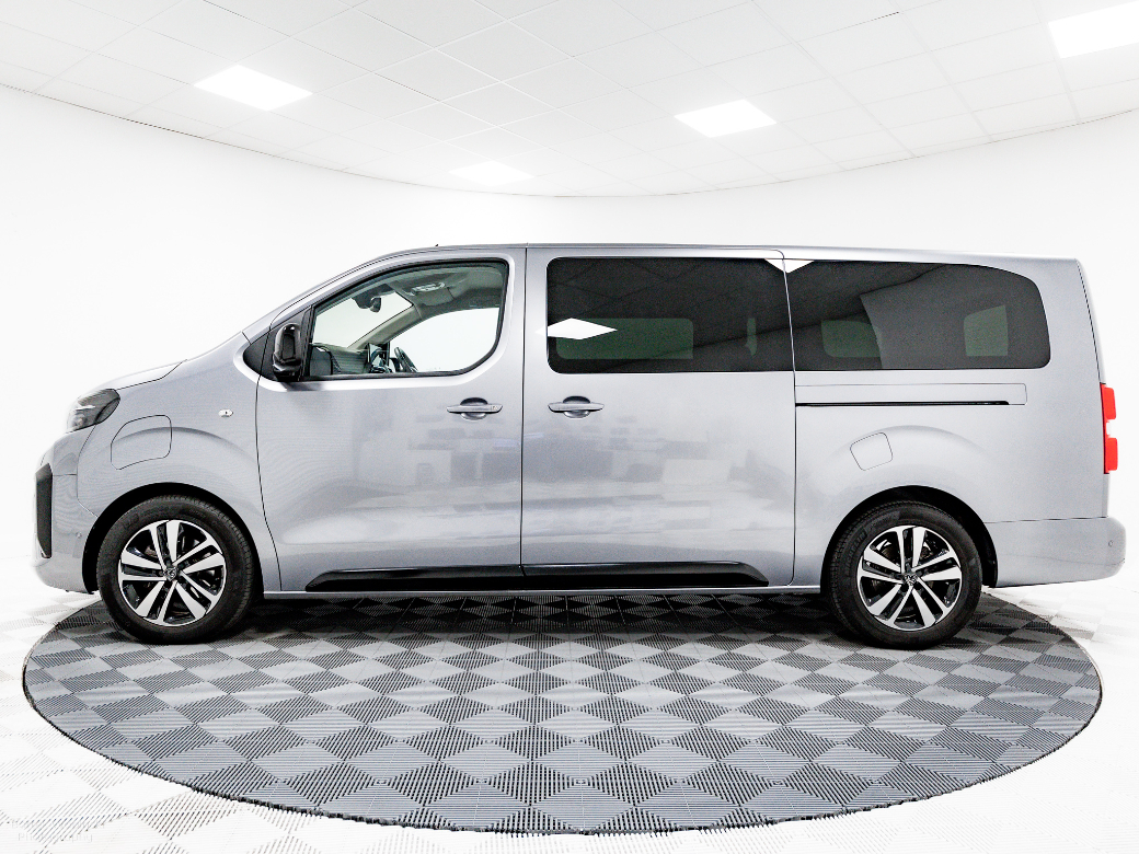 2025 Peugeot Traveller