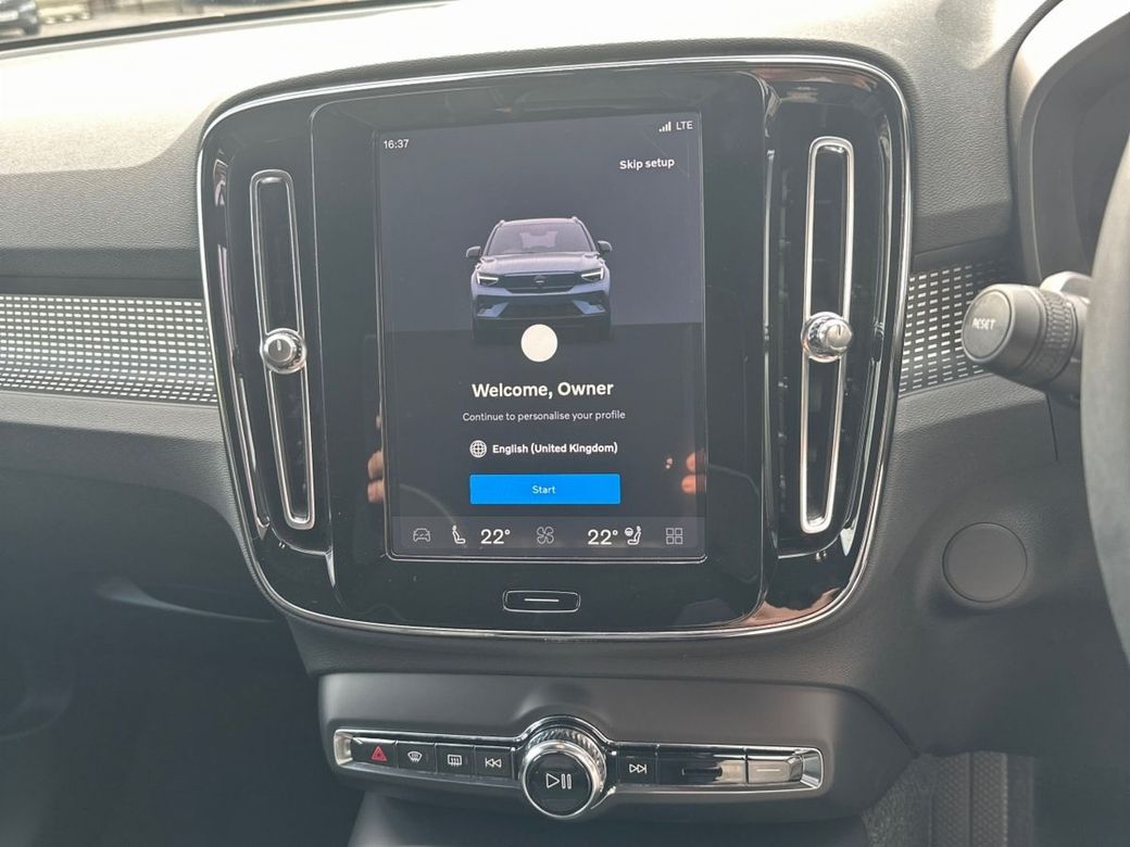 2026 Volvo EX40
