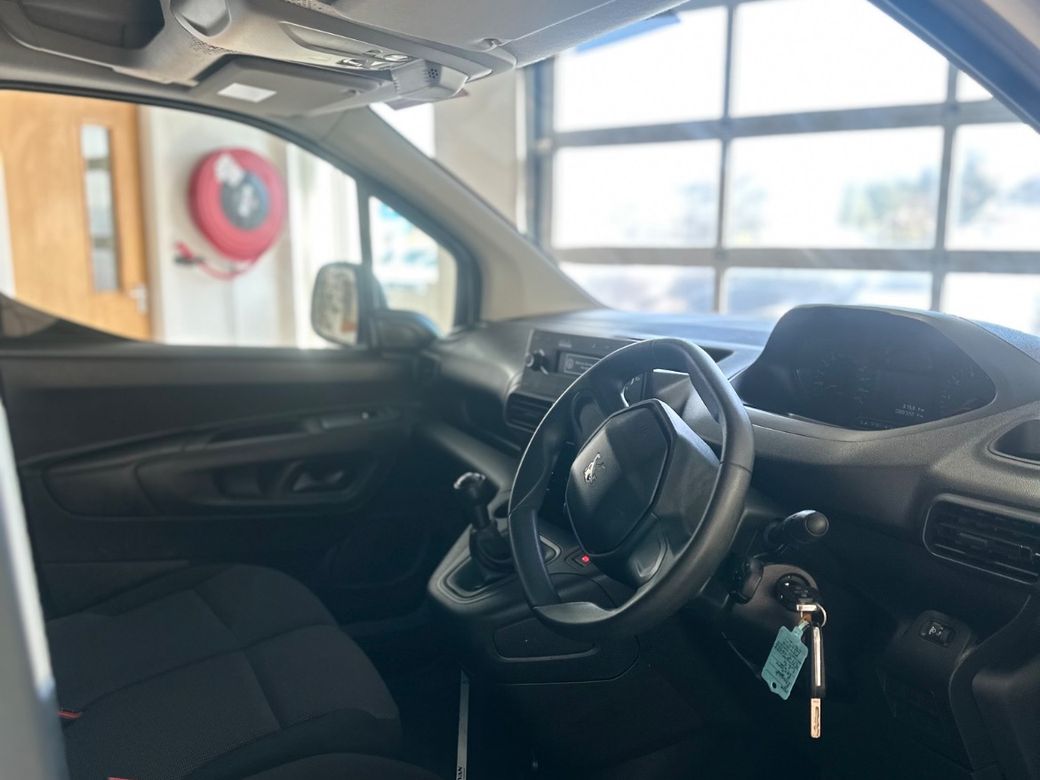 2021 Peugeot Partner