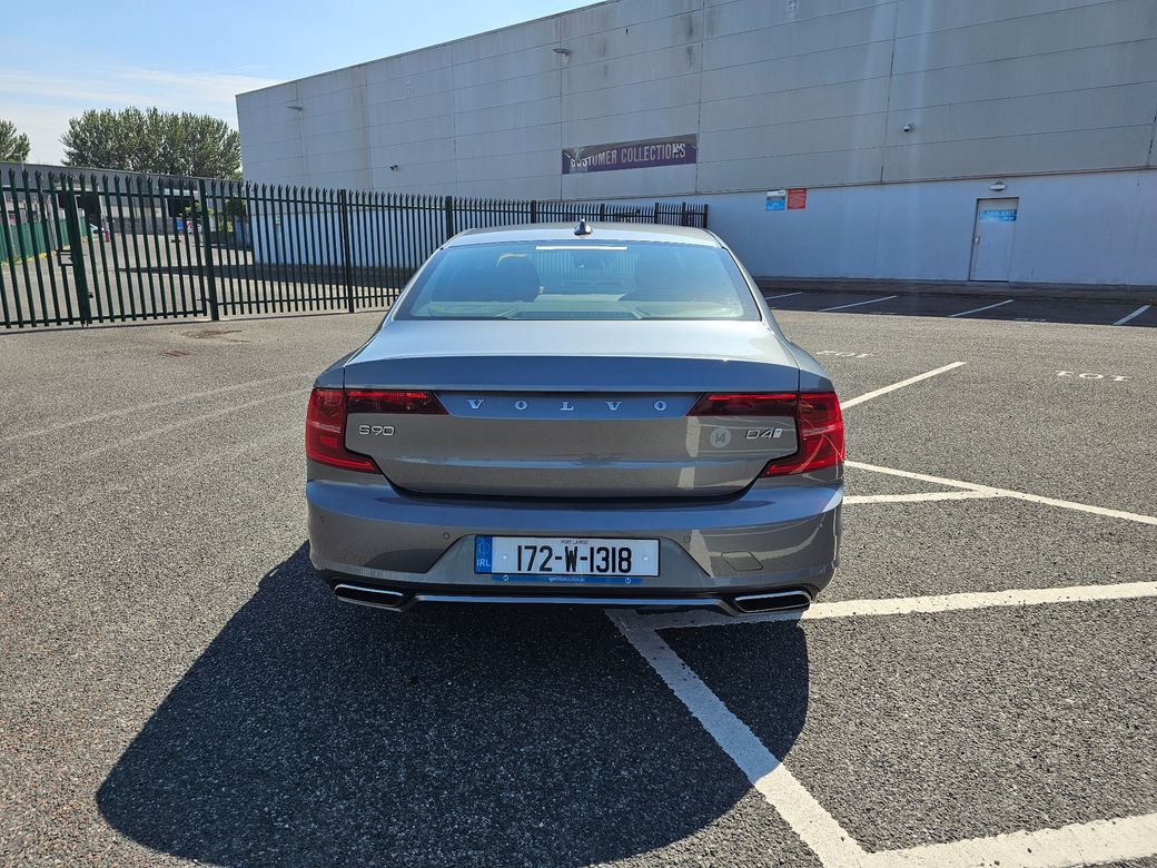 2017 Volvo S90