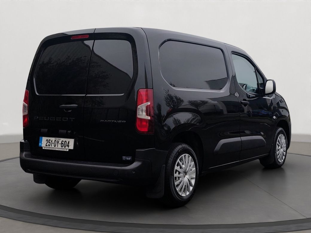 2025 Peugeot Partner