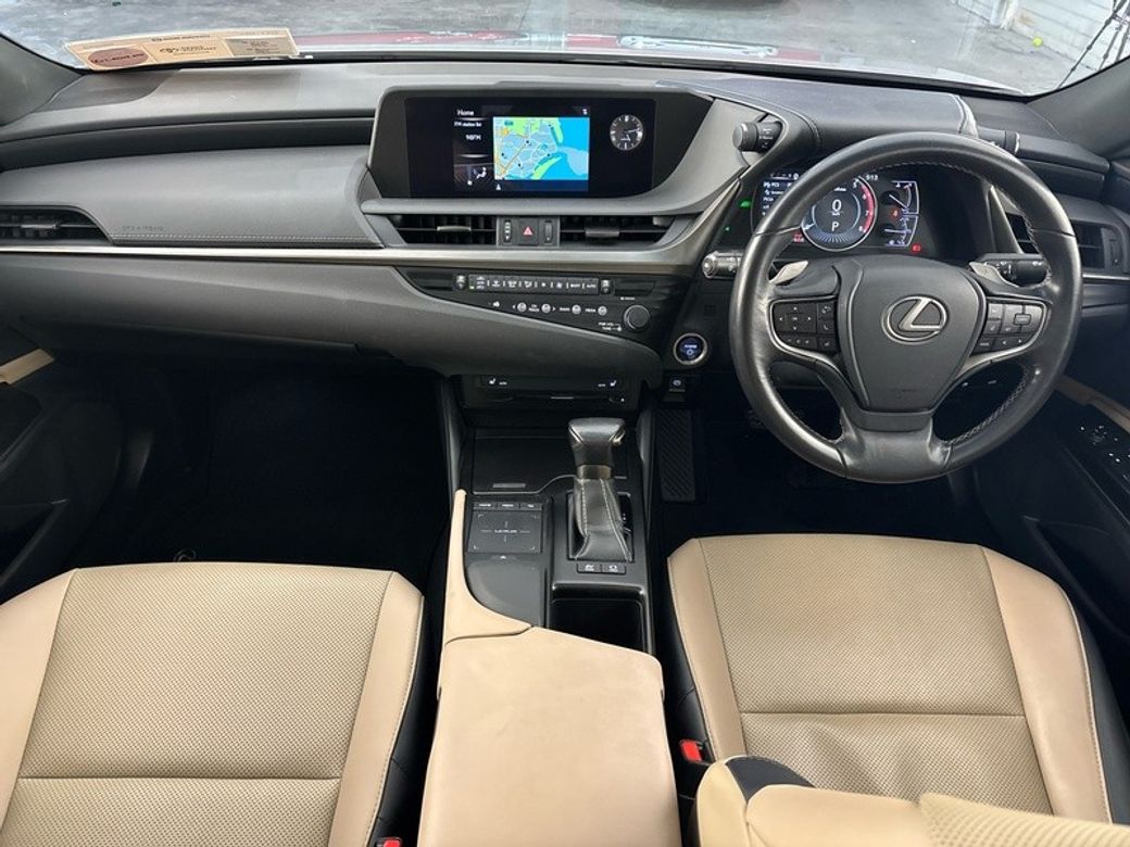 2019 Lexus ES 300h