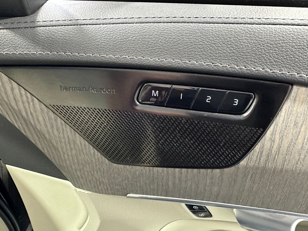 2023 Volvo XC90