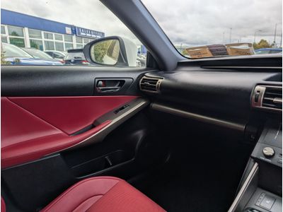 2015 Lexus IS 300h