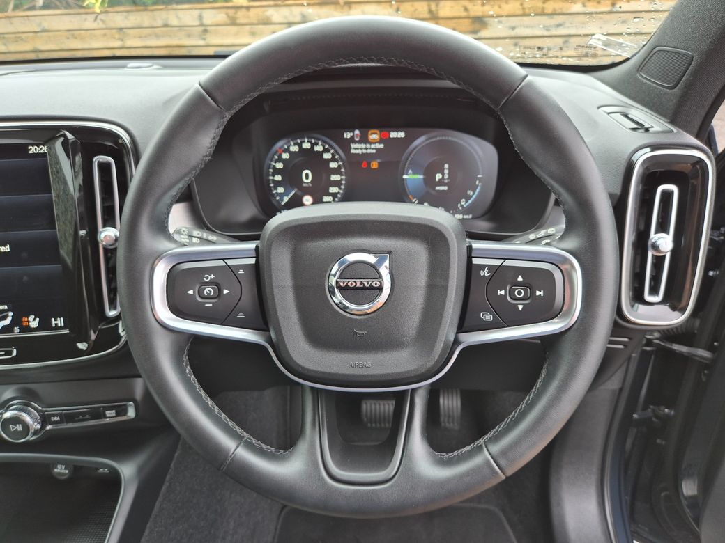 2022 Volvo XC40