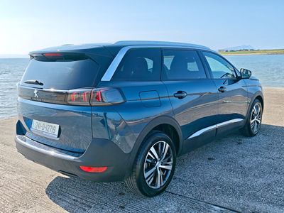2024 Peugeot 5008