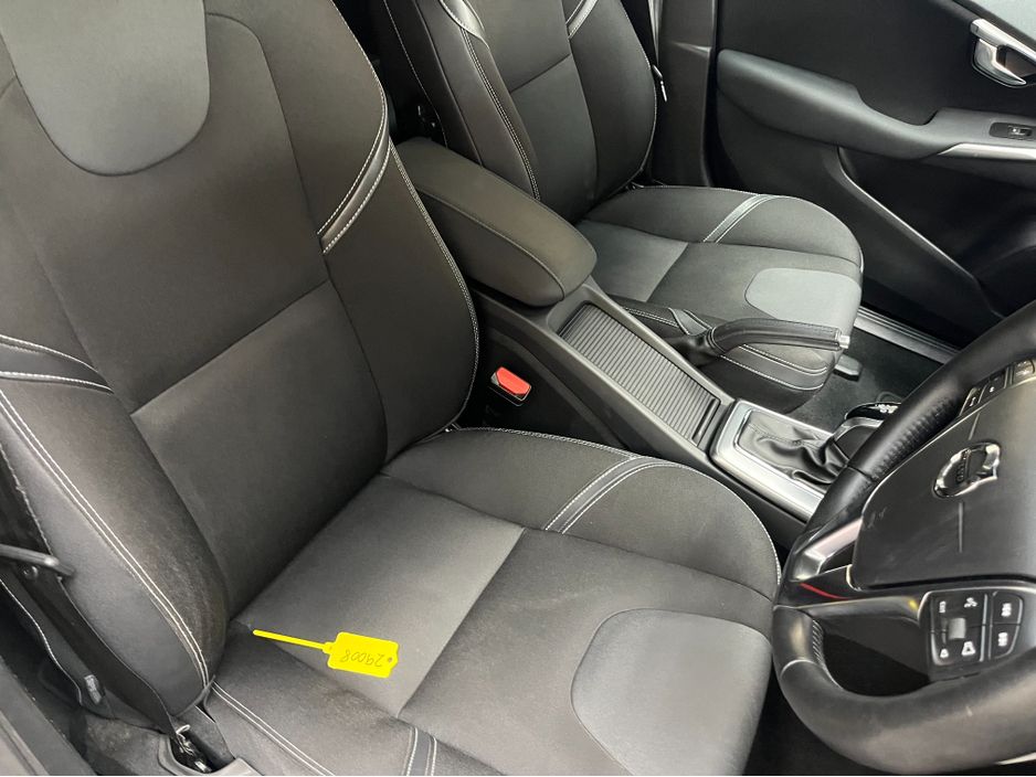 2017 Volvo V40